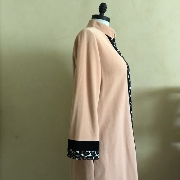 Vintage Vanity Fair House Coat - Picture 3 of 8